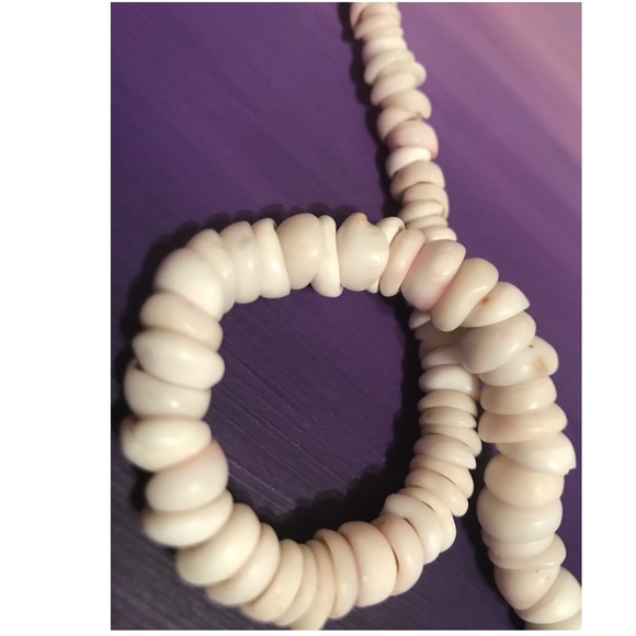 Genuine Puka Shell Necklace, Gorgeous Color - Picture 9 of 9